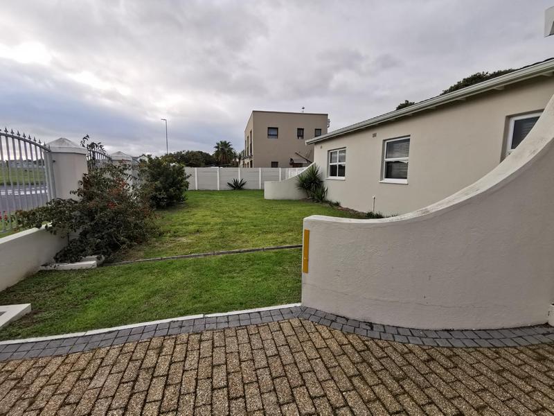 4 Bedroom Property for Sale in Flamingo Vlei Western Cape